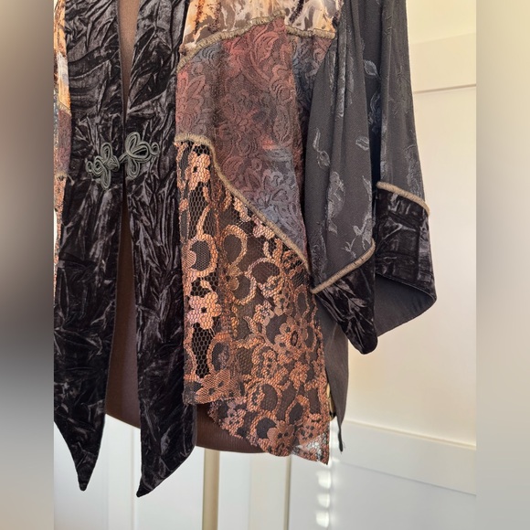 Spencer Alexis Open Front Burnout One Button Top - Picture 9 of 12